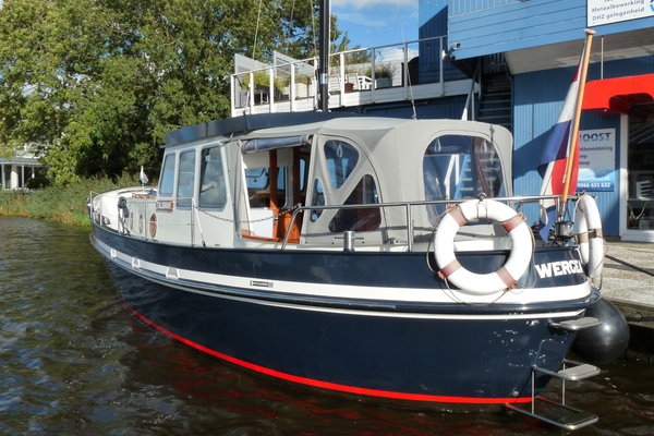 4 Jachtbemiddeling - Oostvaarder 1040 - Jachtwerf Oost - Yachtcharter - Victron.JPG 