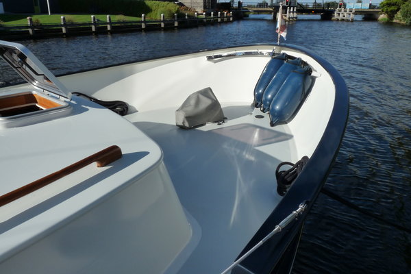 10 Jachtbemiddeling - Oostvaarder 1040 - Jachtwerf Oost - Yachtcharter - Victron.JPG 